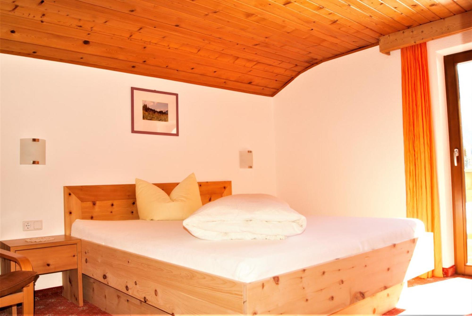 Landhaus St. Hubertus Kaunertal Szoba fotó
